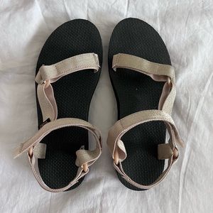 Midform Tevas